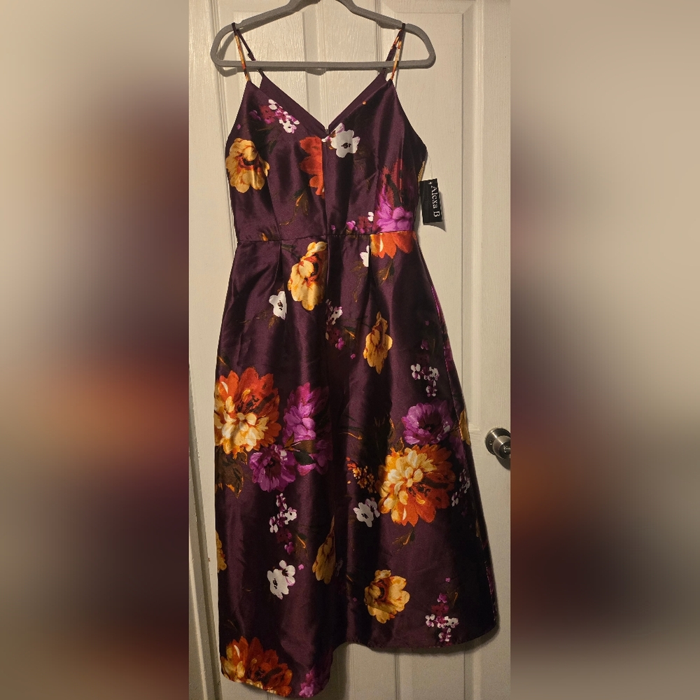 NWT Alexa B Nites Dress Flower Size 8